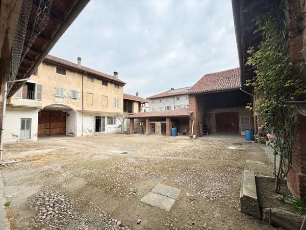 casa indipendente in vendita a Mortara