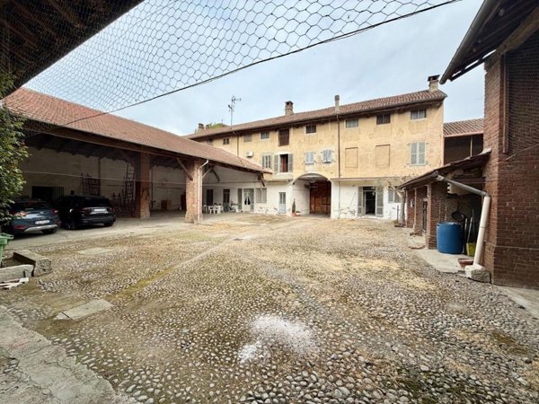 casa indipendente in vendita a Mortara
