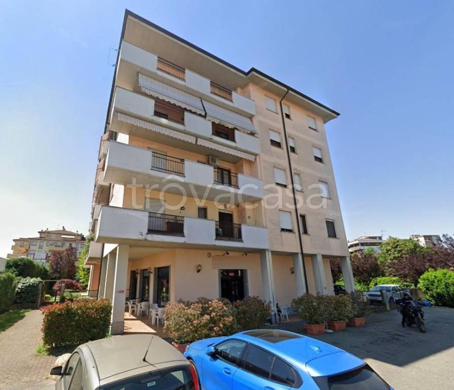 negozio in vendita a Mortara