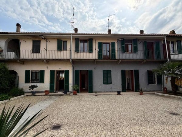 casa indipendente in vendita a Mortara