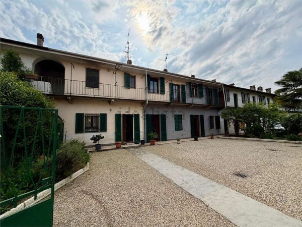 casa indipendente in vendita a Mortara