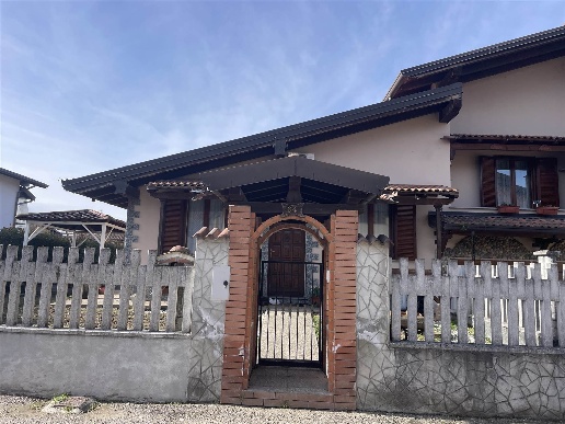 casa indipendente in vendita a Mortara