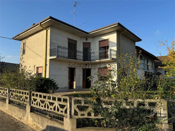 casa indipendente in vendita a Mortara