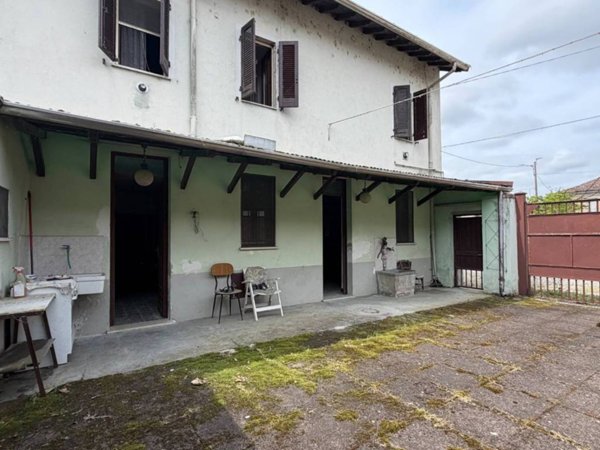 casa indipendente in vendita a Mortara