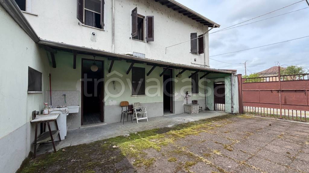 casa indipendente in vendita a Mortara