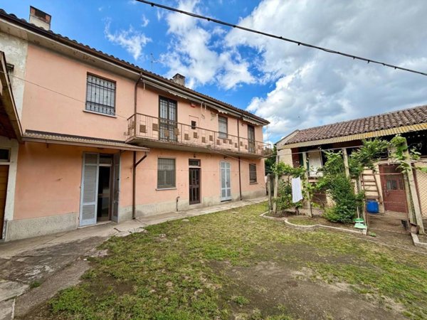 casa indipendente in vendita a Mortara