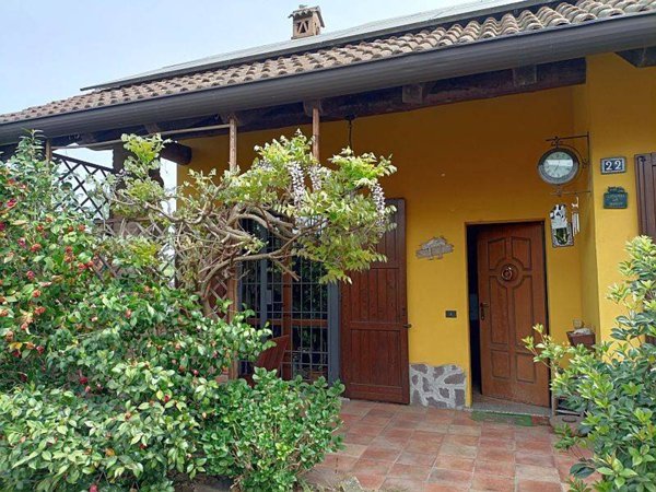 casa indipendente in vendita a Mortara