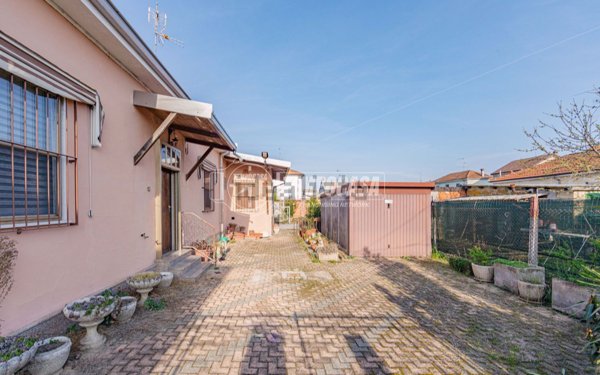 casa indipendente in vendita a Mortara