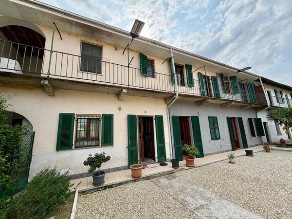 casa indipendente in vendita a Mortara