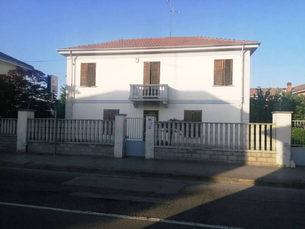 casa indipendente in vendita a Mortara