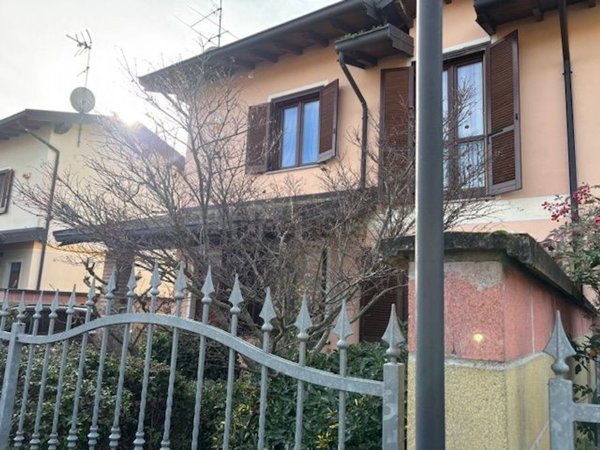 casa indipendente in vendita a Mortara