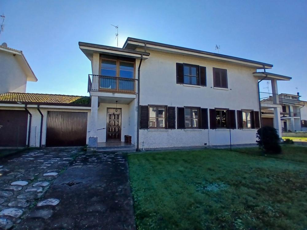 casa indipendente in vendita a Mortara