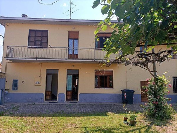 casa indipendente in vendita a Mortara