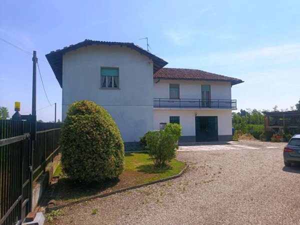 casa indipendente in vendita a Mortara in zona Medaglia