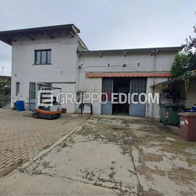 locale commerciale in vendita a Mortara