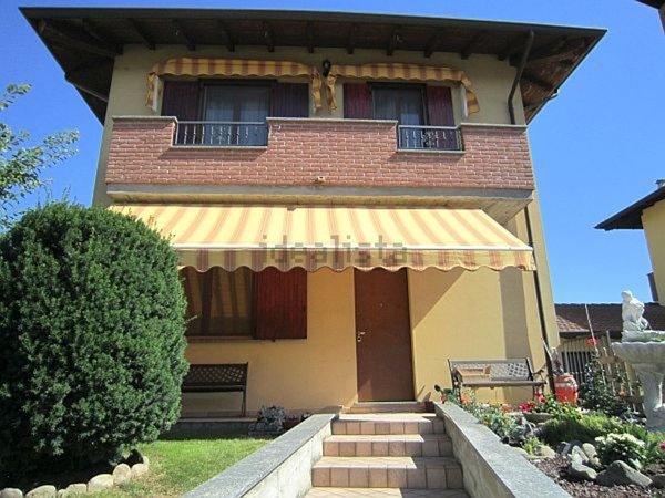casa indipendente in vendita a Mortara
