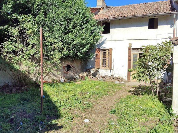 casa indipendente in vendita a Mortara