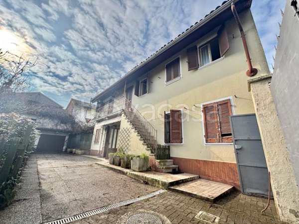 casa indipendente in vendita a Mortara