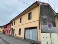 casa indipendente in vendita a Mortara