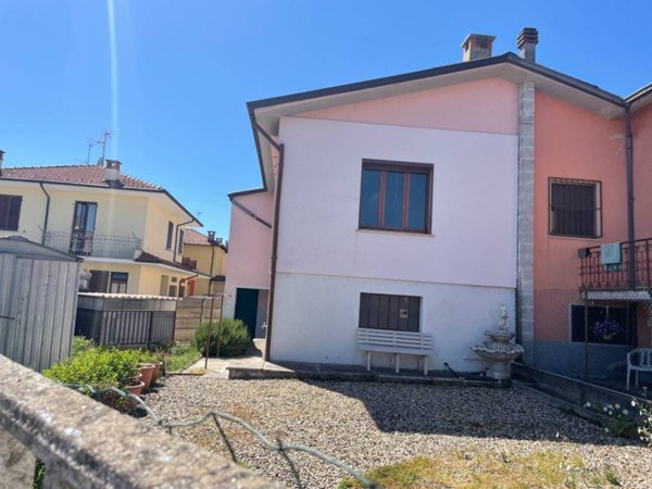 casa indipendente in vendita a Mortara