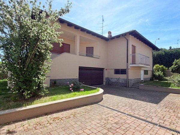 casa indipendente in vendita a Mortara