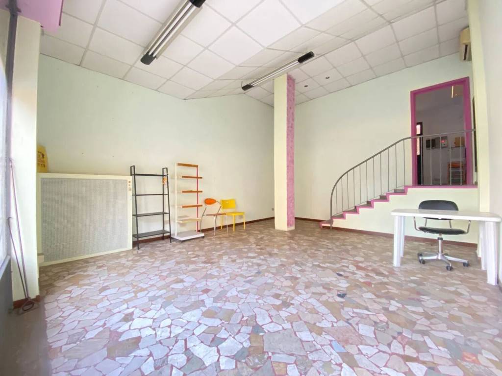 negozio in vendita a Mortara