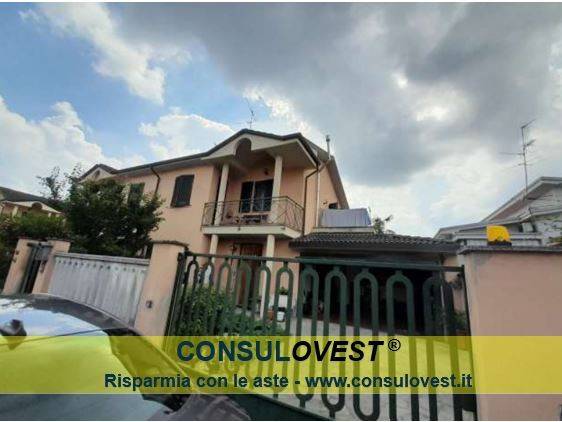 casa indipendente in vendita a Mortara