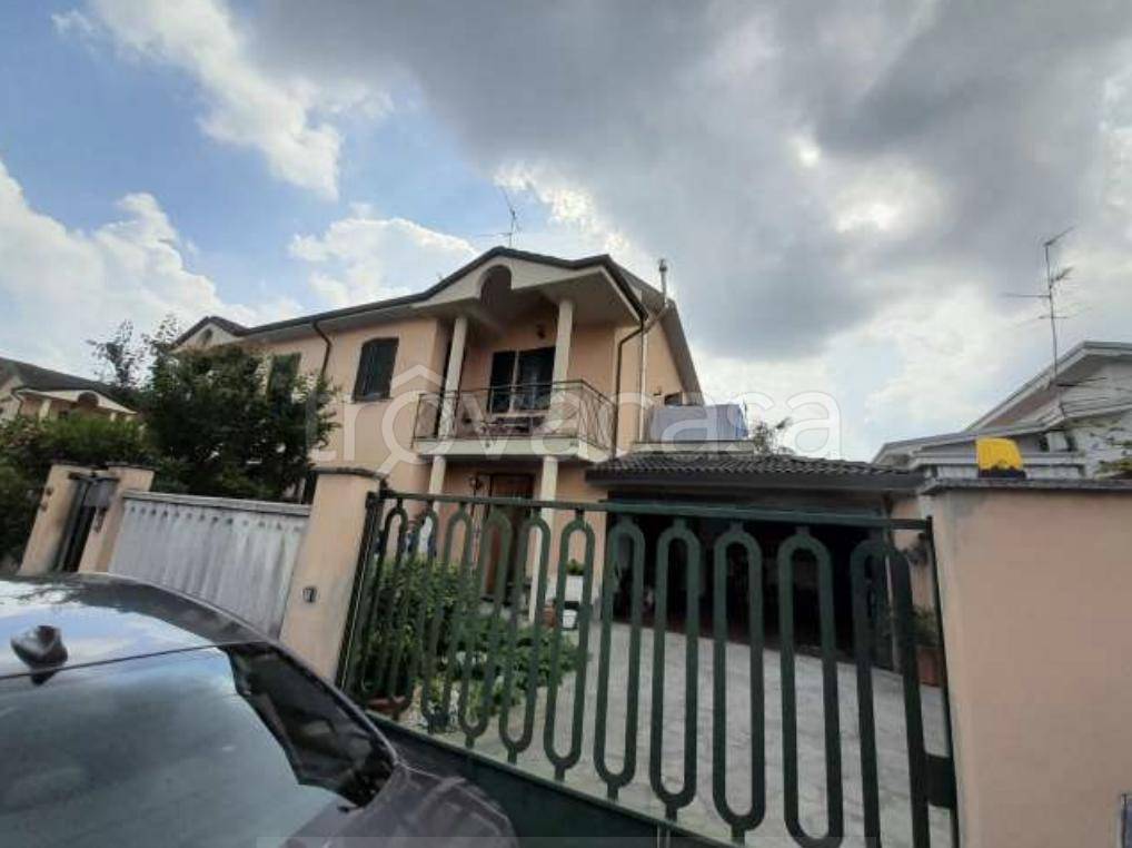 casa indipendente in vendita a Mortara