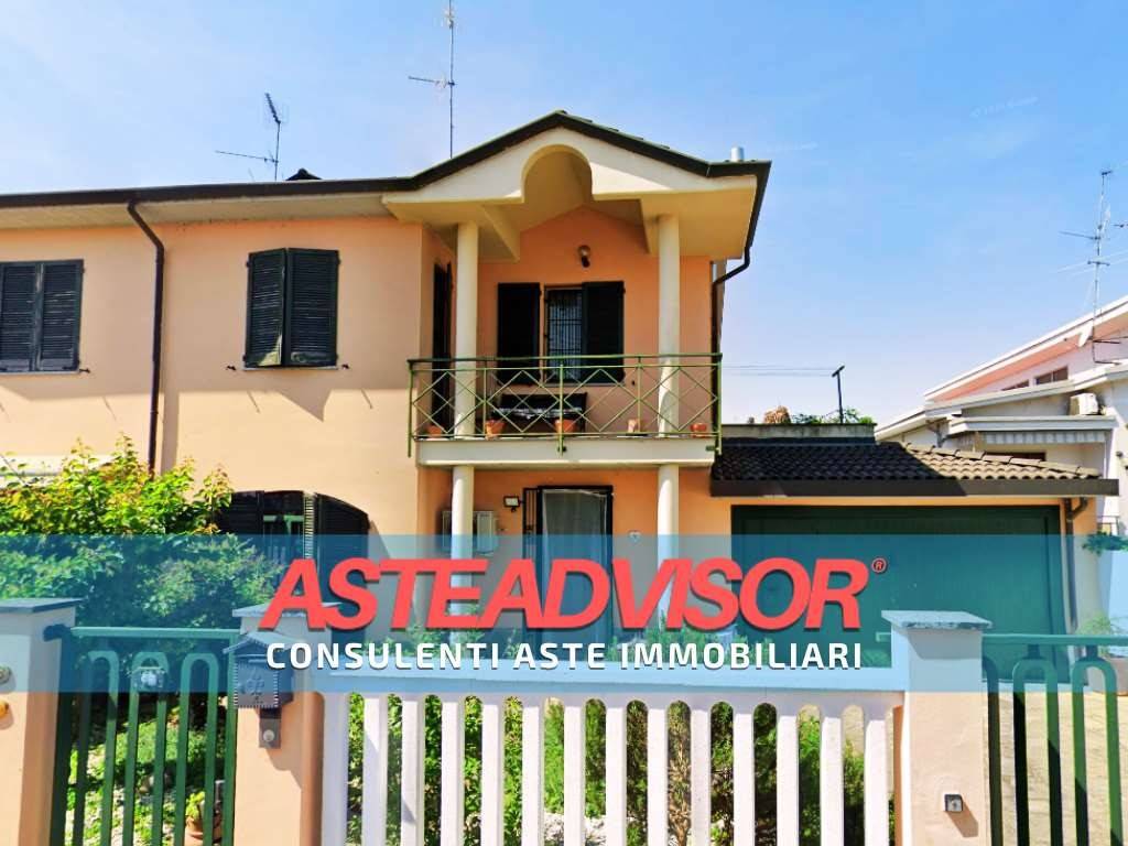 casa indipendente in vendita a Mortara