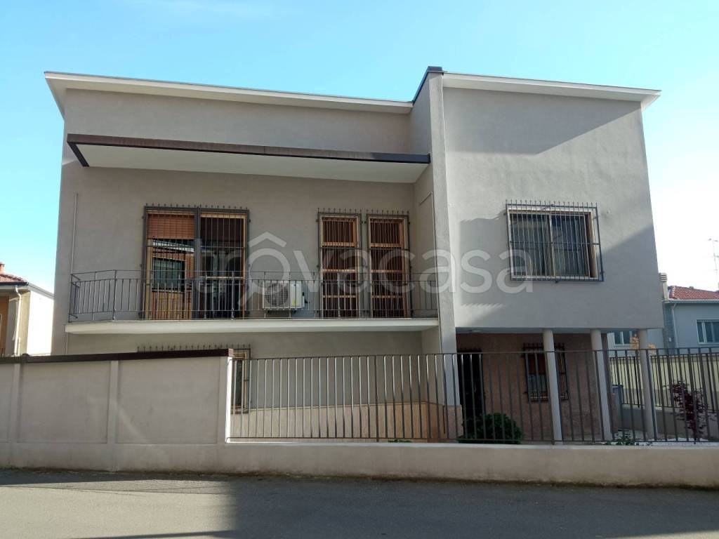 casa indipendente in vendita a Mortara