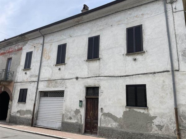 casa indipendente in vendita a Mortara in zona Medaglia