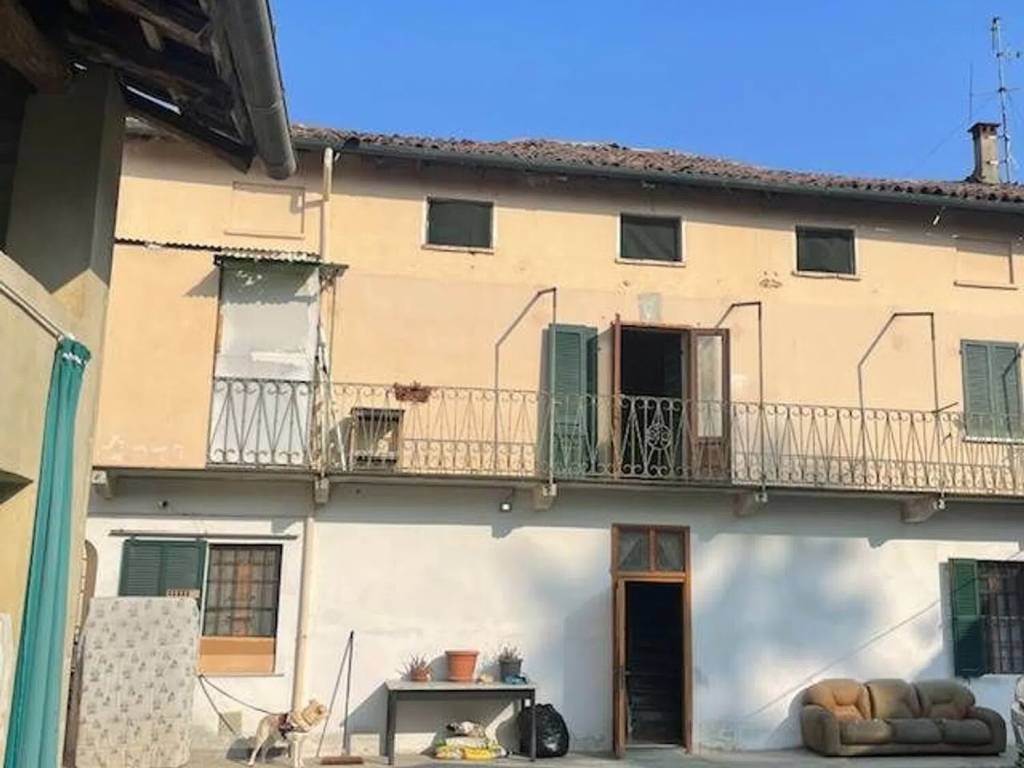 casa indipendente in vendita a Mortara