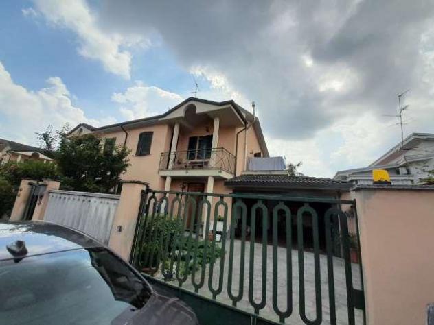 casa indipendente in vendita a Mortara