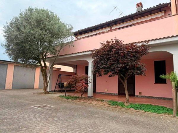 casa indipendente in vendita a Mortara