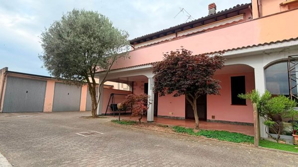 casa indipendente in vendita a Mortara