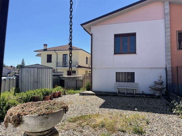 casa indipendente in vendita a Mortara