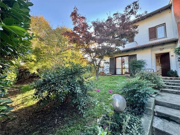 casa indipendente in vendita a Mortara
