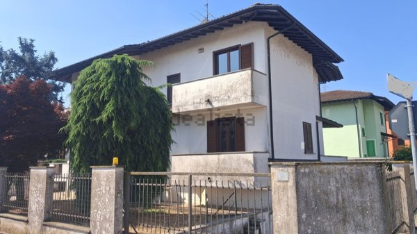 casa indipendente in vendita a Mortara