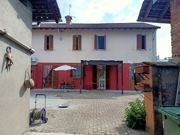 casa indipendente in vendita a Mortara