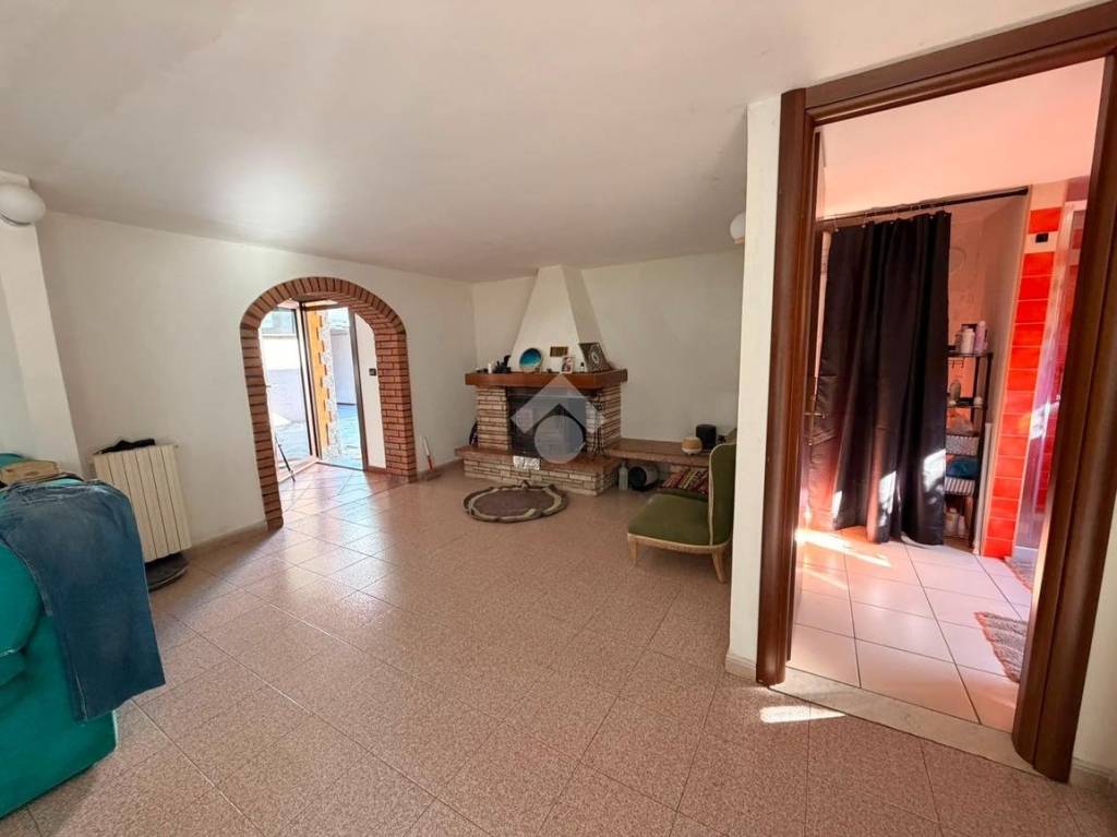 casa indipendente in vendita a Mortara