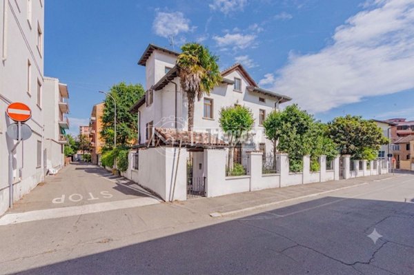 casa indipendente in vendita a Mortara