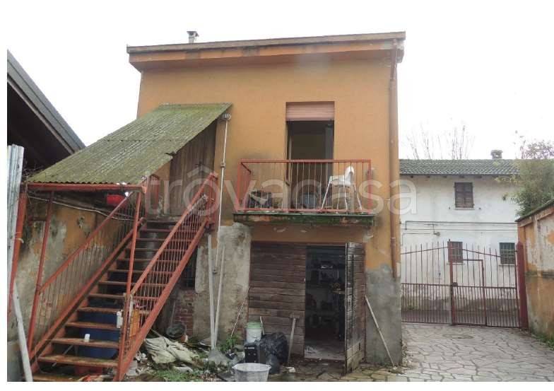 casa indipendente in vendita a Mortara