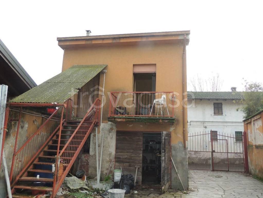 casa indipendente in vendita a Mortara in zona Casoni dei Peri