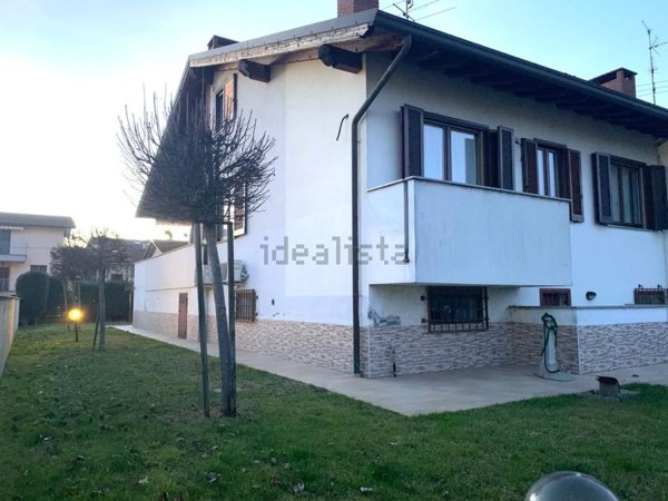 casa indipendente in vendita a Mortara