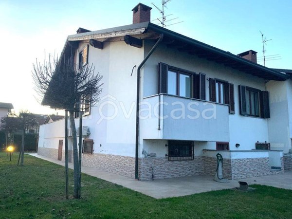 casa indipendente in vendita a Mortara