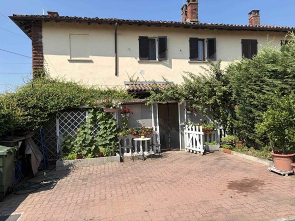 casa indipendente in vendita a Mortara