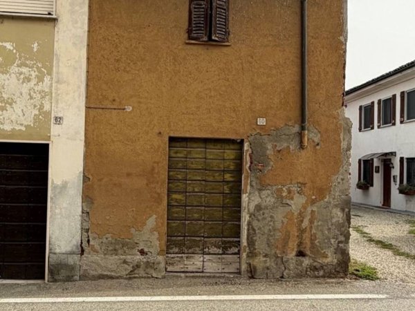 casa indipendente in vendita a Mortara