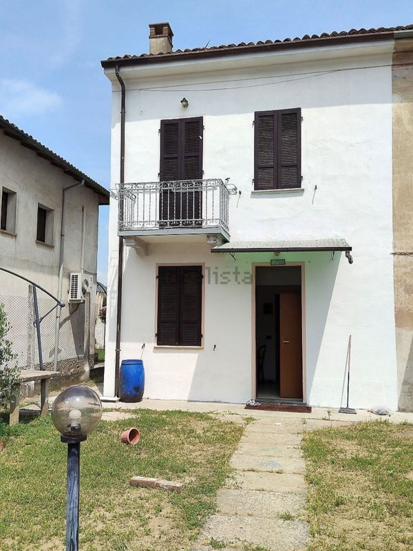 casa indipendente in vendita a Mortara