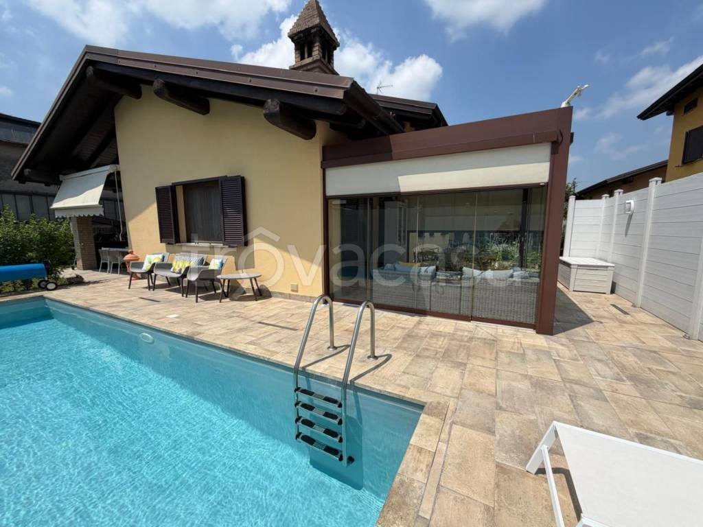 casa indipendente in vendita a Mortara