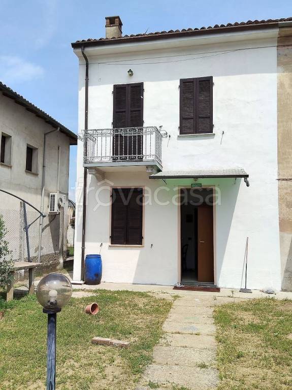 casa indipendente in vendita a Mortara